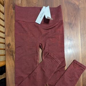 Calvin Klein Medium Ladies leggings seam free NWT Maroon